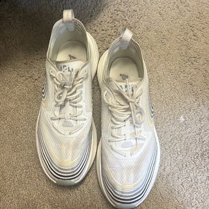 Womens size 7.5 APL tennis shoes